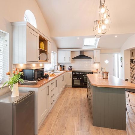 Quiet Self Contained Cottage Near Delamere Forest Cuddington  Buitenkant foto