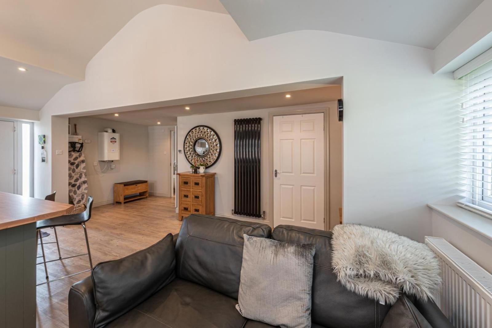 Quiet Self Contained Cottage Near Delamere Forest Cuddington  Buitenkant foto
