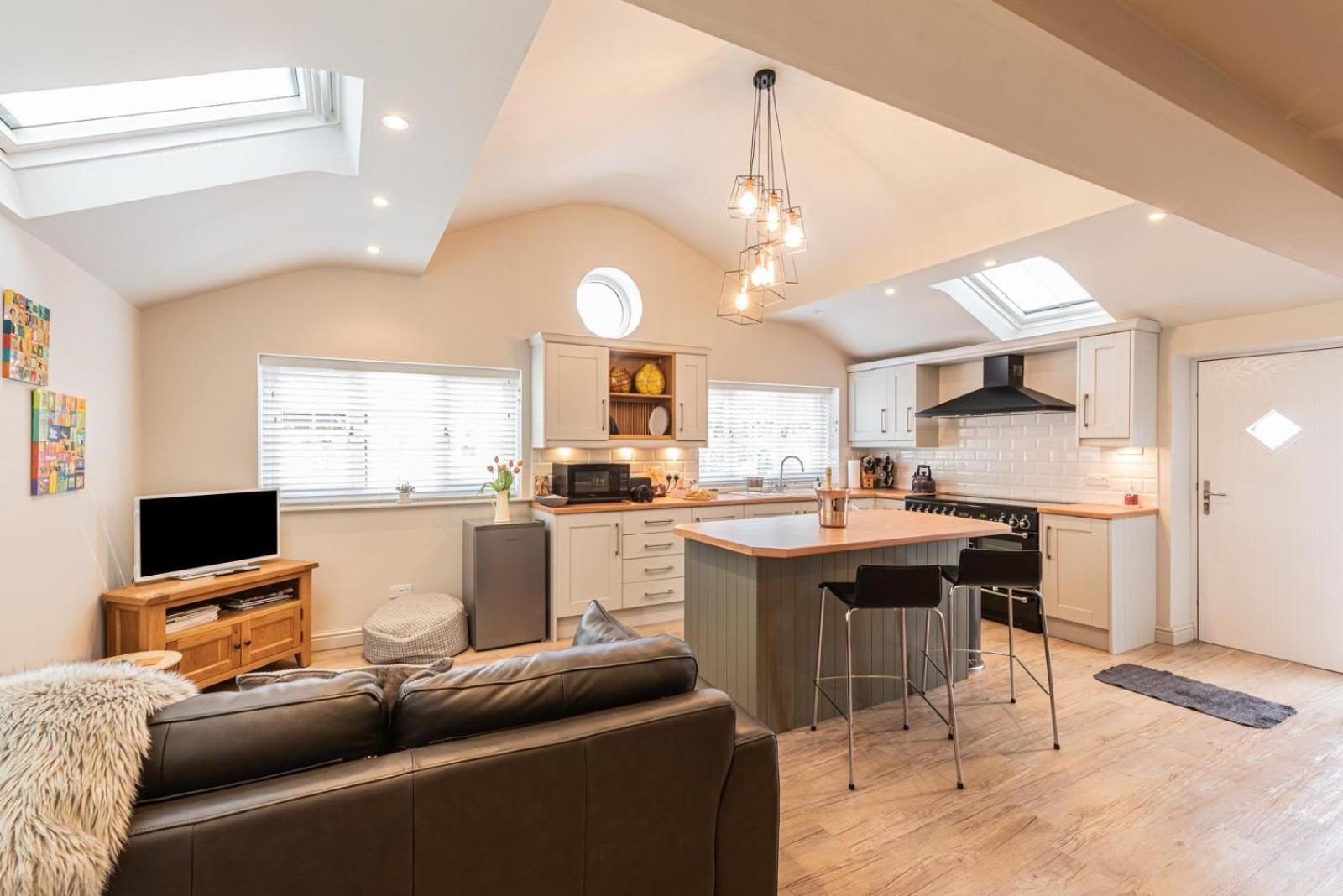 Quiet Self Contained Cottage Near Delamere Forest Cuddington  Buitenkant foto